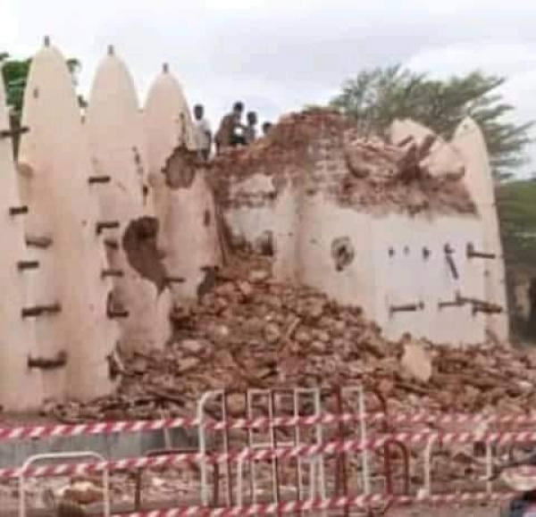 Bobo-Dioulasso : le minaret de la grande mosquée de Dioulassoba s&#039;écroule totalement