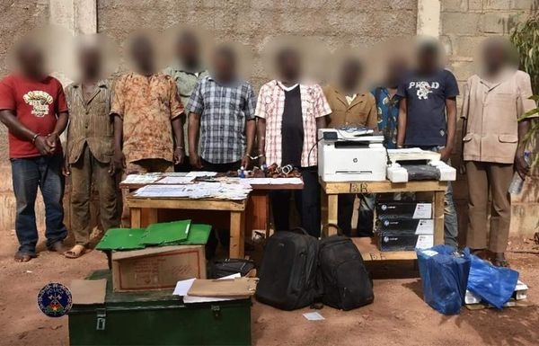 Burkina Faso : La Police Nationale démantèle un réseau de faussaires spécialisés dans la vente illicite des parcelles.